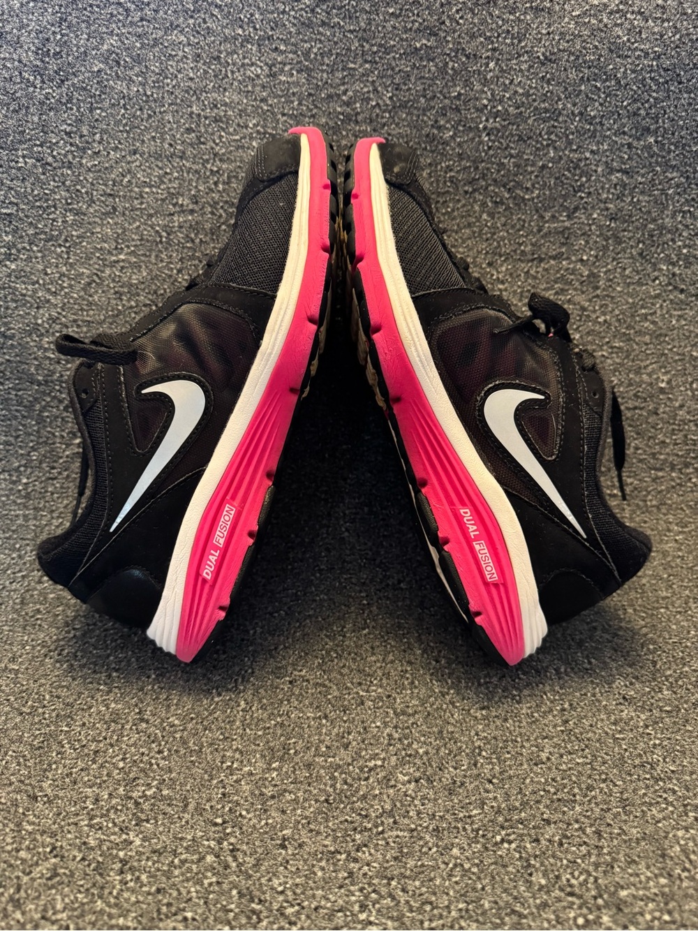 Nike Dual Fusion Run Women’s Running Shoes - Black / Fireberry Pink Size 8.5